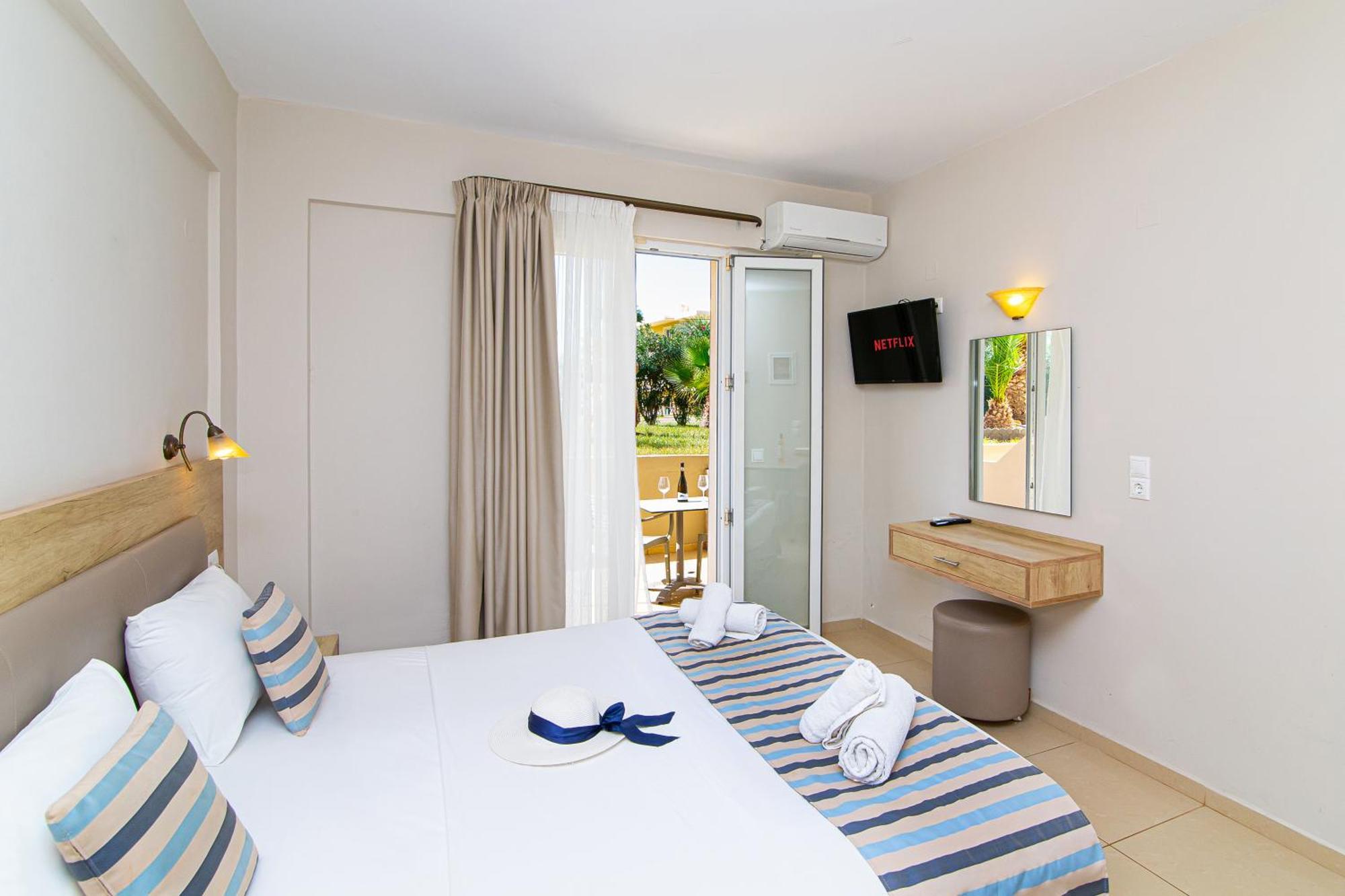 Theo Star Aparthotel Malia
