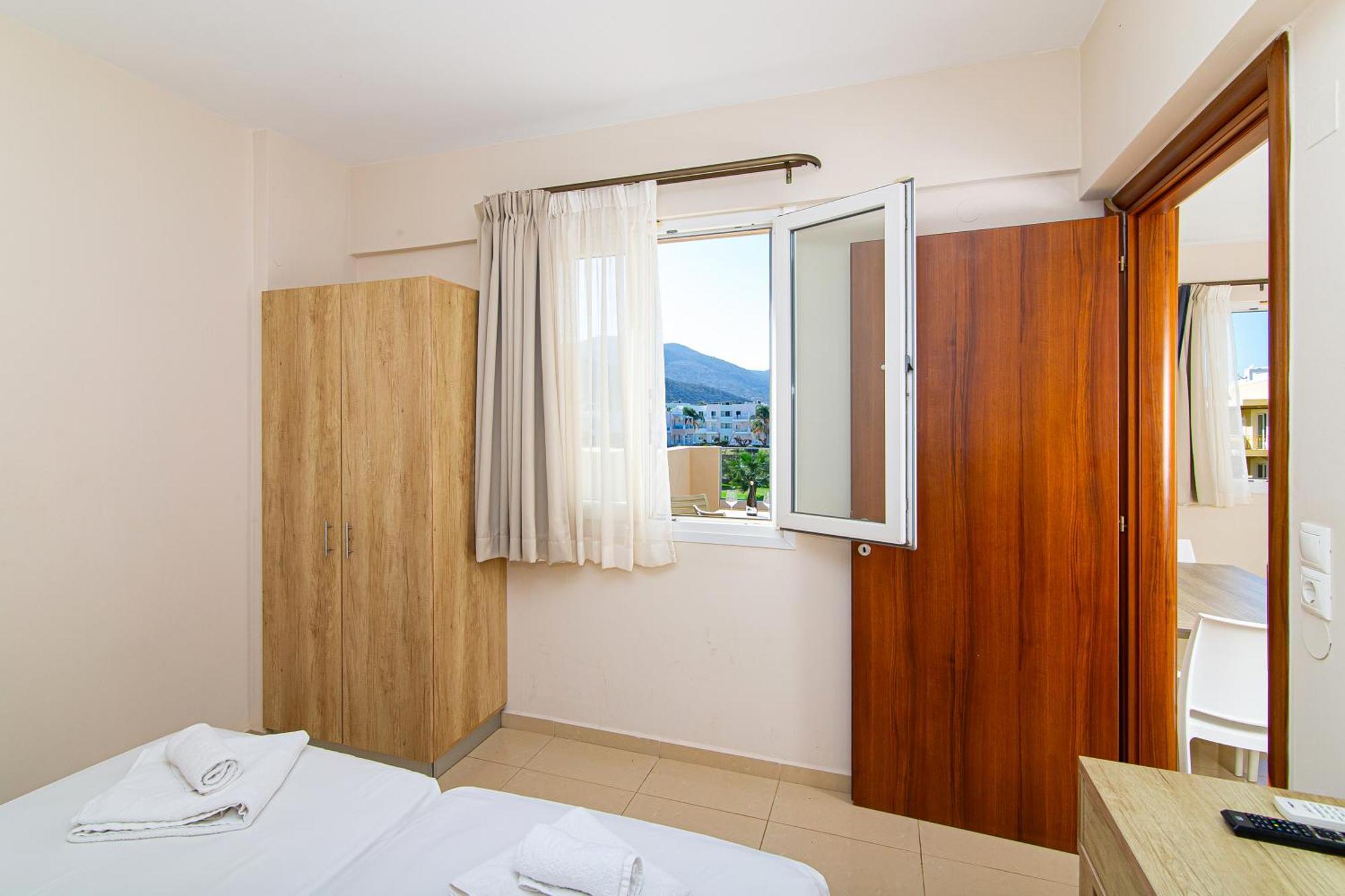 Theo Star Aparthotel Malia